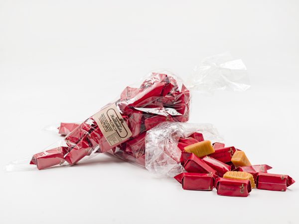 Raspberry toffee 150g 50 cones filled with raspberry toffee (150g)